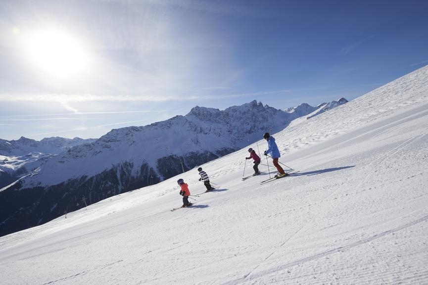 Savognin (C) Savognin Tourismus im Surses Savognin (C) Savognin Tourismus im Surses