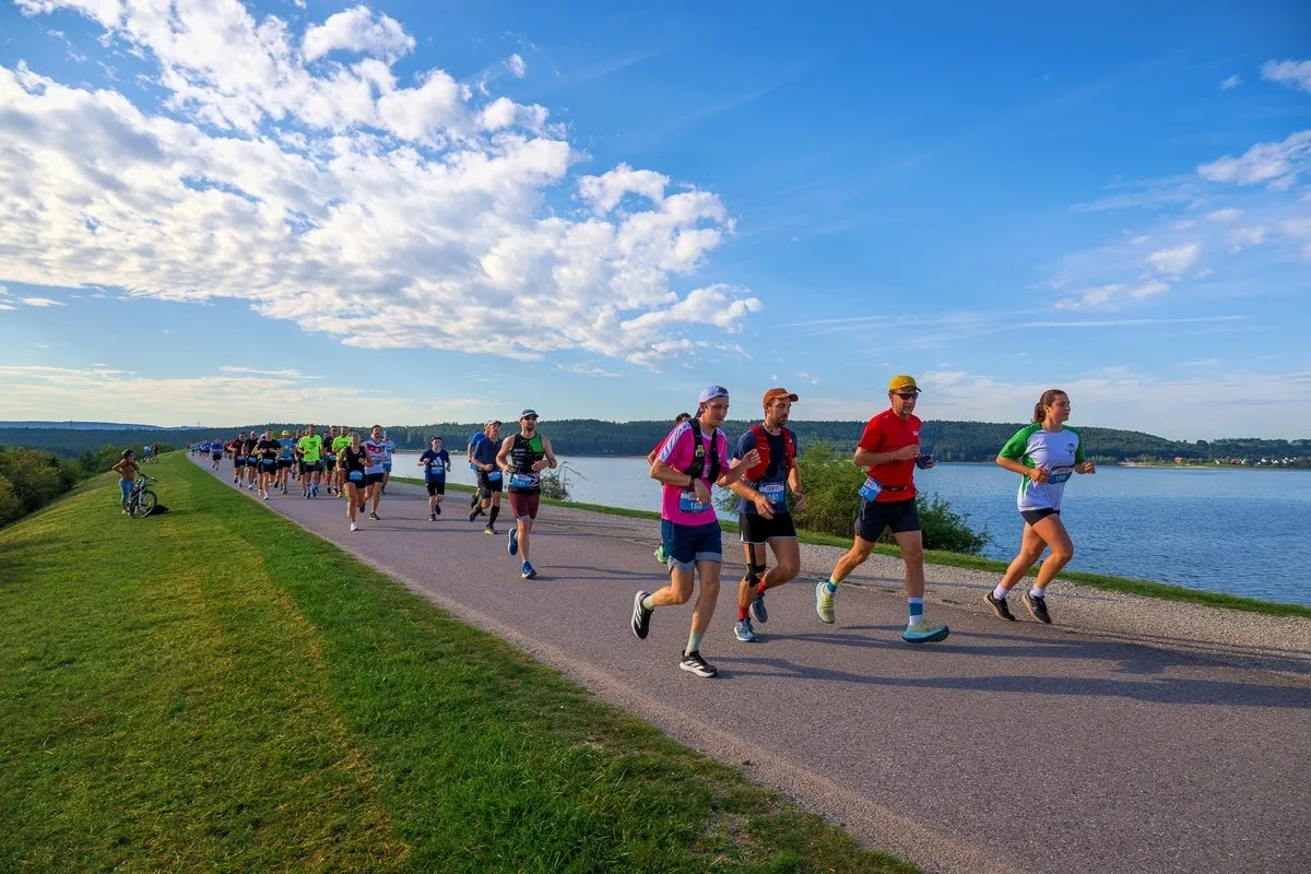 Fürst Carl Seenlandmarathon 2025 (Foto: © Olaf Römer) Fürst Carl Seenlandmarathon 2025 (Foto: © Olaf Römer)