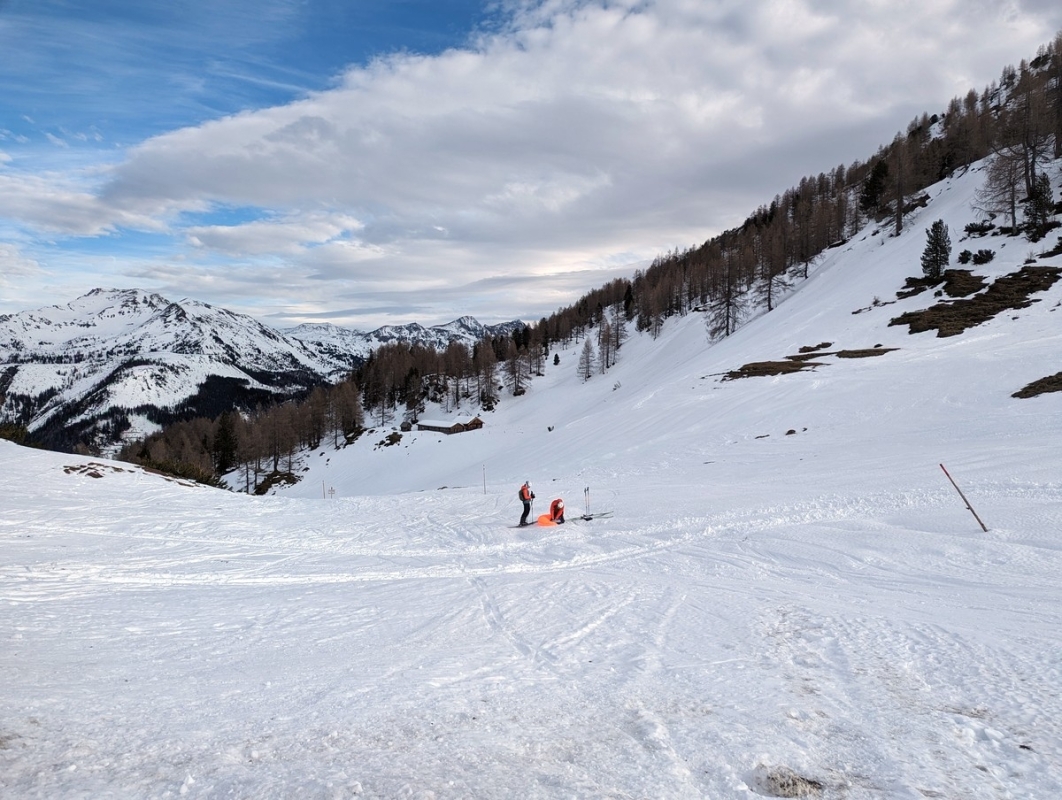 Blick zurück im Aufstieg kurz vor der Südwienerhütte Blick zurück im Aufstieg kurz vor der Südwienerhütte