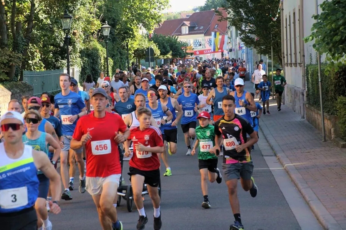 Residenzfestlauf Kirchheimbolanden 2025 (Foto: © LLG Wonnegau) Residenzfestlauf Kirchheimbolanden 2025 (Foto: © LLG Wonnegau)