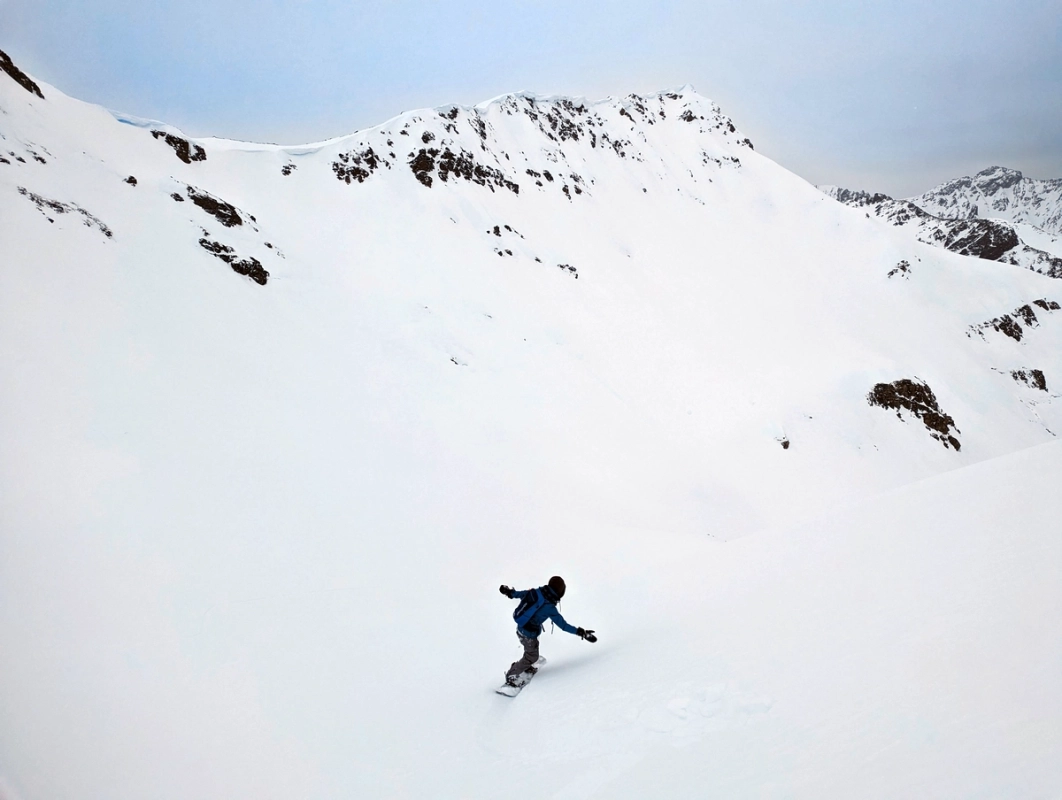 Skitour Hohe Köpfe 20: Abfahrt mit Vertinesbleiskopf in Sicht. Skitour Hohe Köpfe 20: Abfahrt mit Vertinesbleiskopf in Sicht.