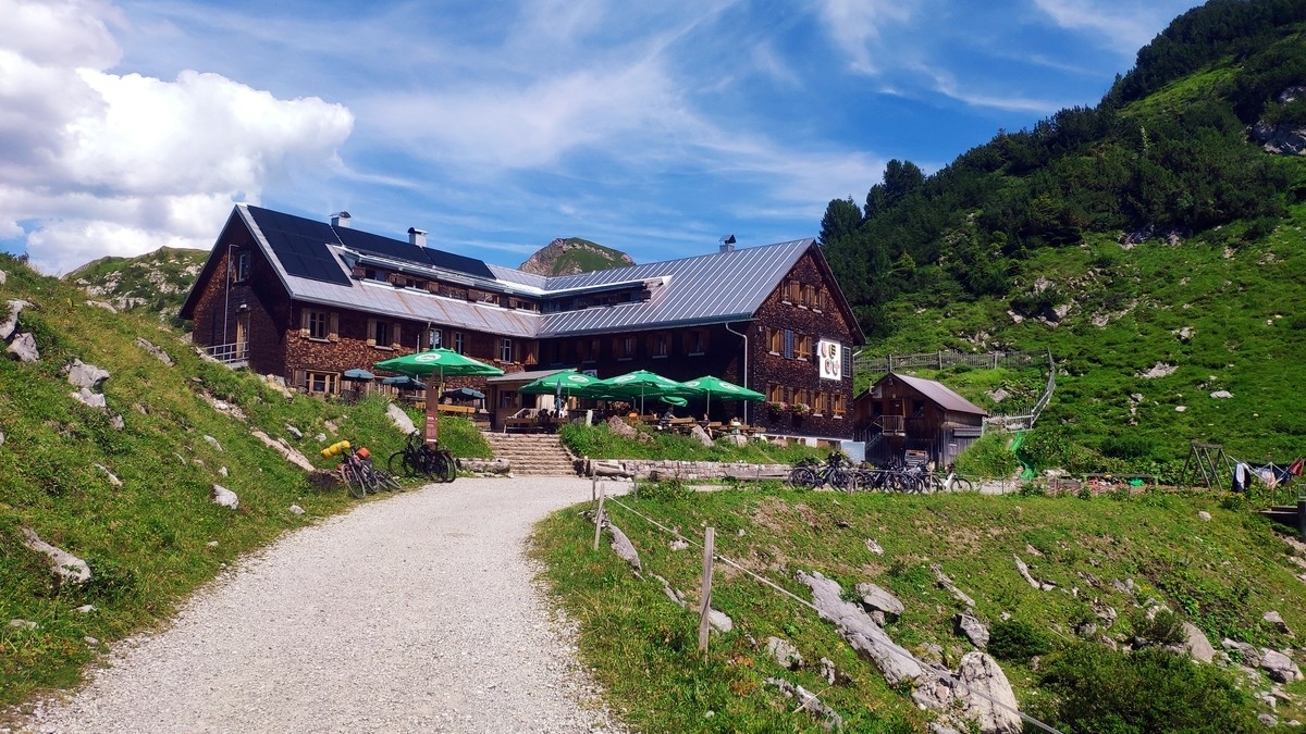 Freiburger Hütte im Jahr 2023 Freiburger Hütte im Jahr 2023