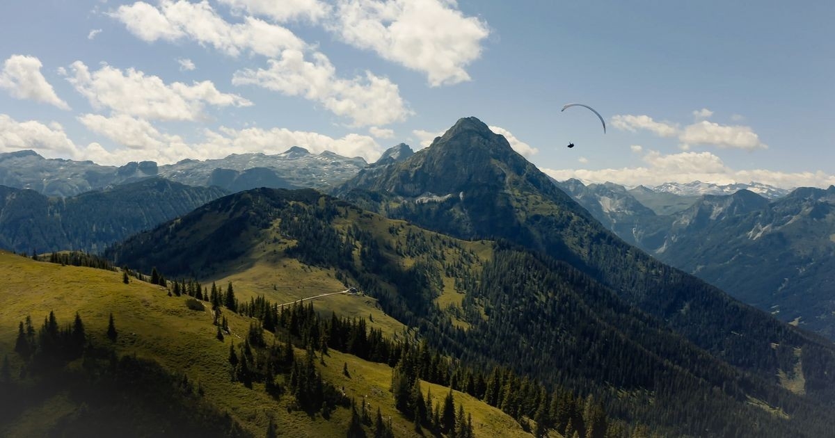 Paul Guschlbauer mit dem Paragleiter in Wagrain-Kleinarl, Foto: Tobias Margreiter Paul Guschlbauer mit dem Paragleiter in Wagrain-Kleinarl, Foto: Tobias Margreiter
