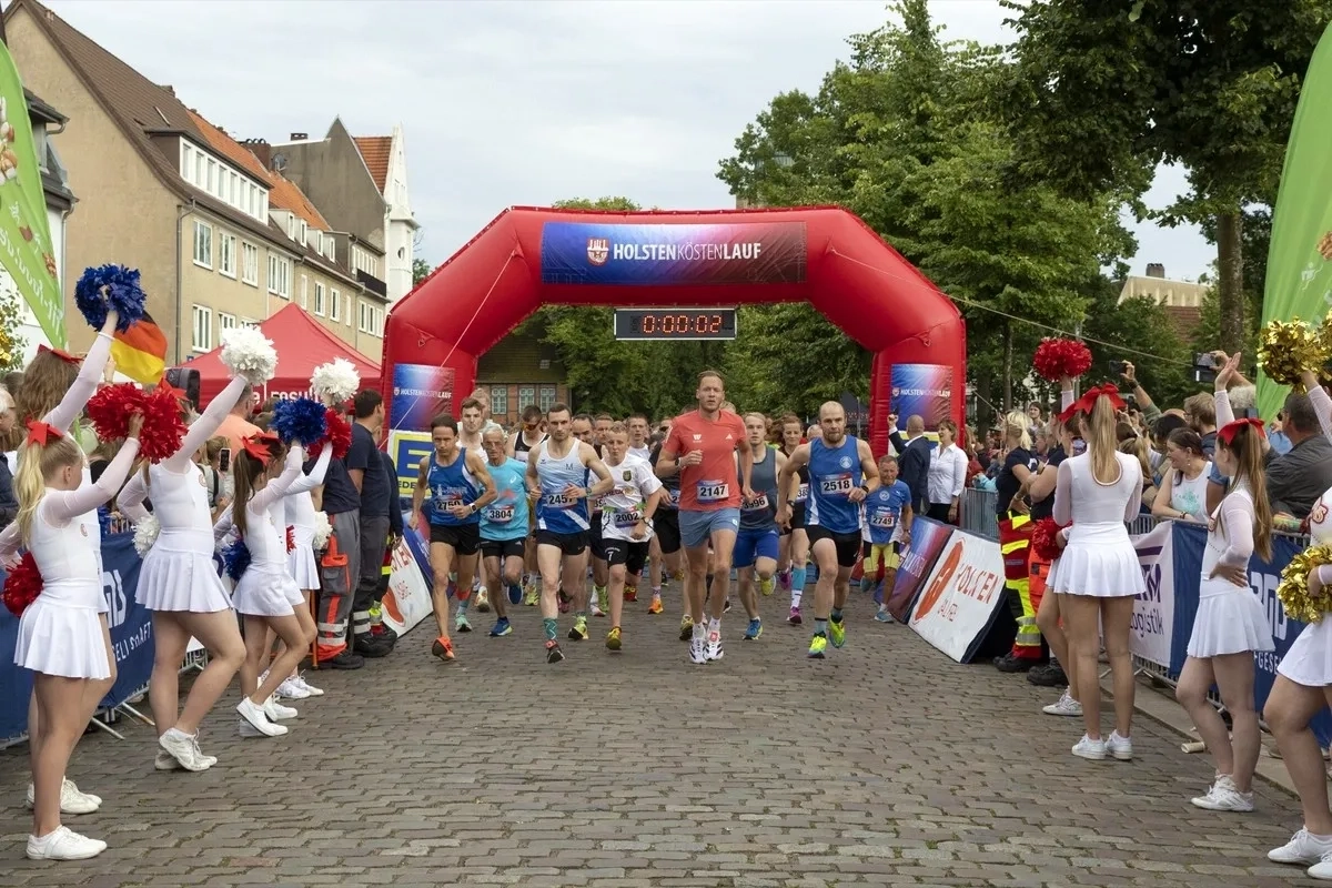 Holstenköstenlauf Neumünster 2024 Start (Foto: © Johannes Schölermann) Holstenköstenlauf Neumünster 2024 Start (Foto: © Johannes Schölermann)