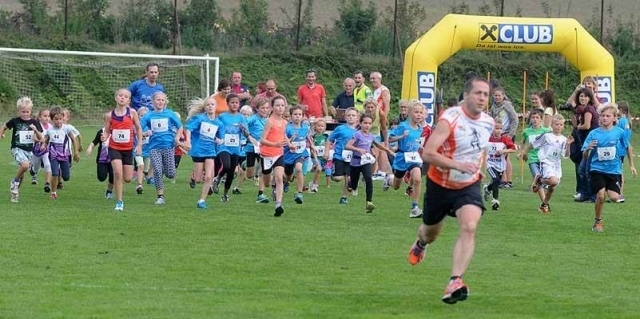 Frühschoppenteamlauf (C) newetschny.com Frühschoppenteamlauf (C) newetschny.com