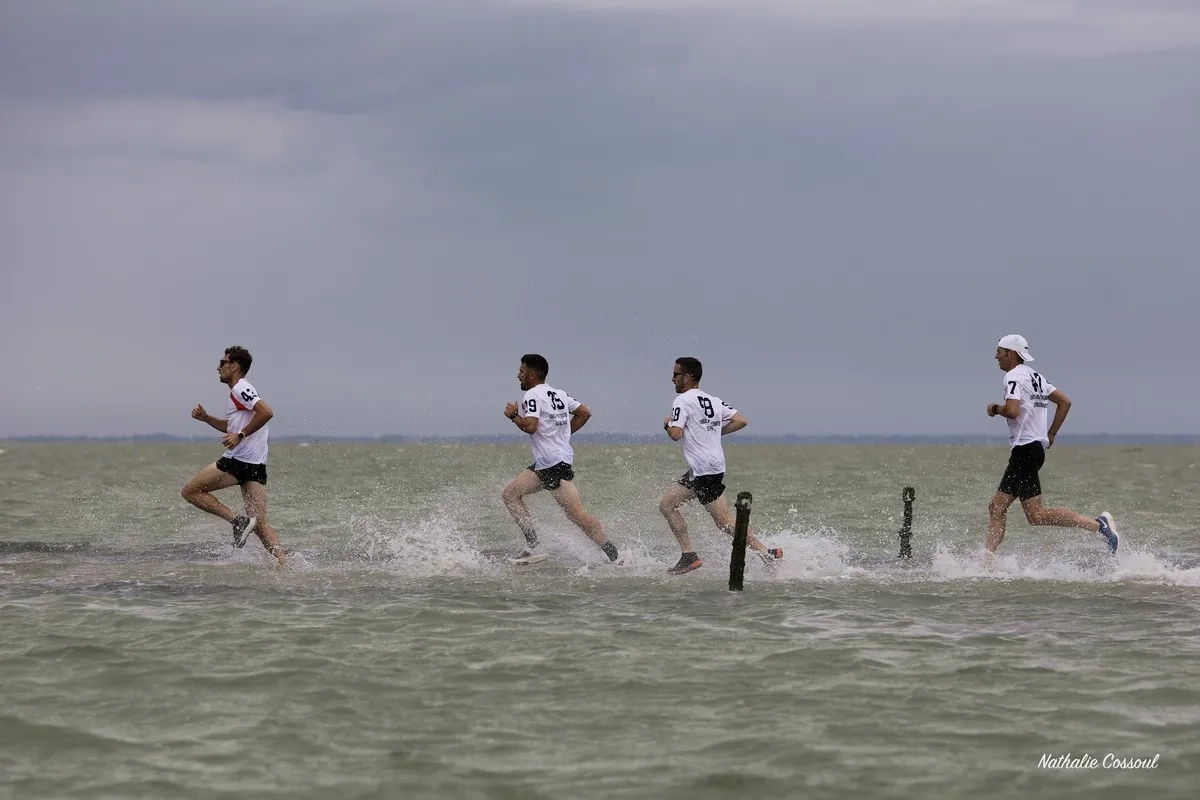 Foulées du Gois 2025 (Foto: © Nathalie Cossoul) Foulées du Gois 2025 (Foto: © Nathalie Cossoul)