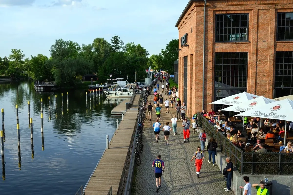 TEAM-Staffel Brandenburg 2024 (Foto: © SCC EVENTS/Petko Beier) TEAM-Staffel Brandenburg 2024 (Foto: © SCC EVENTS/Petko Beier)