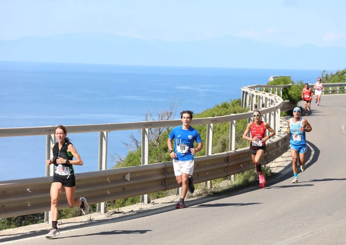 Maratona dell'Isola d'Elba (© LDL COMeta) Maratona dell'Isola d'Elba (© LDL COMeta)