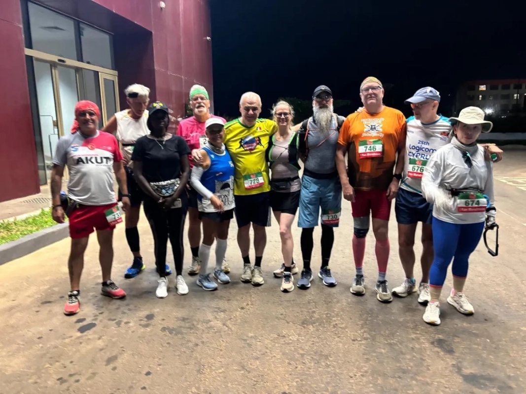 Dakar Club-Marathon: Startaufstellung Dakar Club-Marathon: Startaufstellung