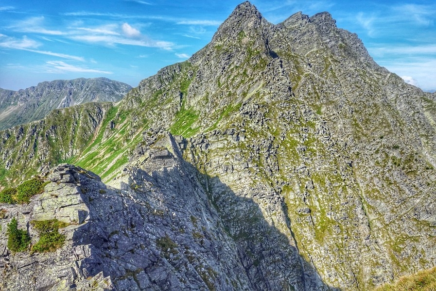 Der schwerste Teil ist geschafft. Die Belohnung ein traumhafter Blick zum Gipfel Der schwerste Teil ist geschafft. Die Belohnung ein traumhafter Blick zum Gipfel