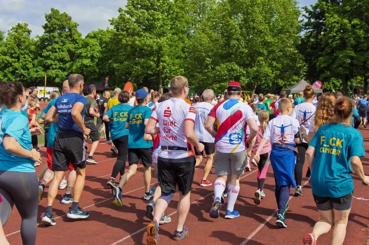 Laufend gegen Krebs Chemnitz 2025 (Foto: © Sächsische Krebsgesellschaft e.V.) Laufend gegen Krebs Chemnitz 2025 (Foto: © Sächsische Krebsgesellschaft e.V.)