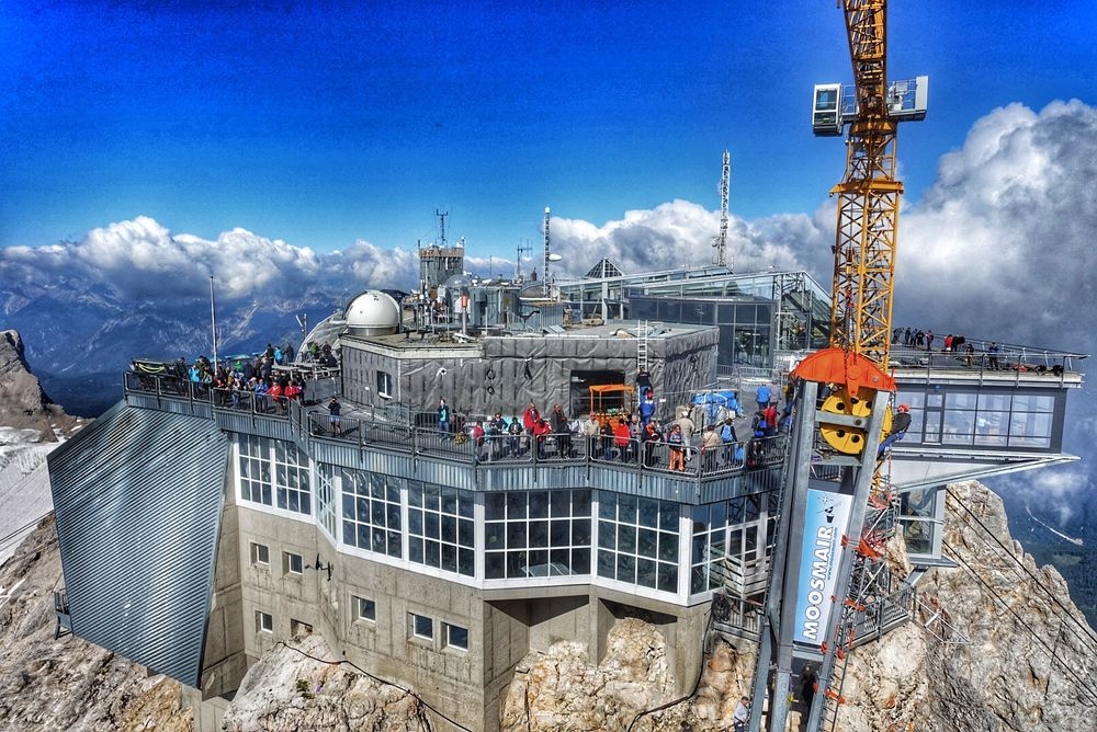 DSC02349-01 Natürlich sind schon viele Personen mit der Gondel am Plateu DSC02349-01 Natürlich sind schon viele Personen mit der Gondel am Plateu