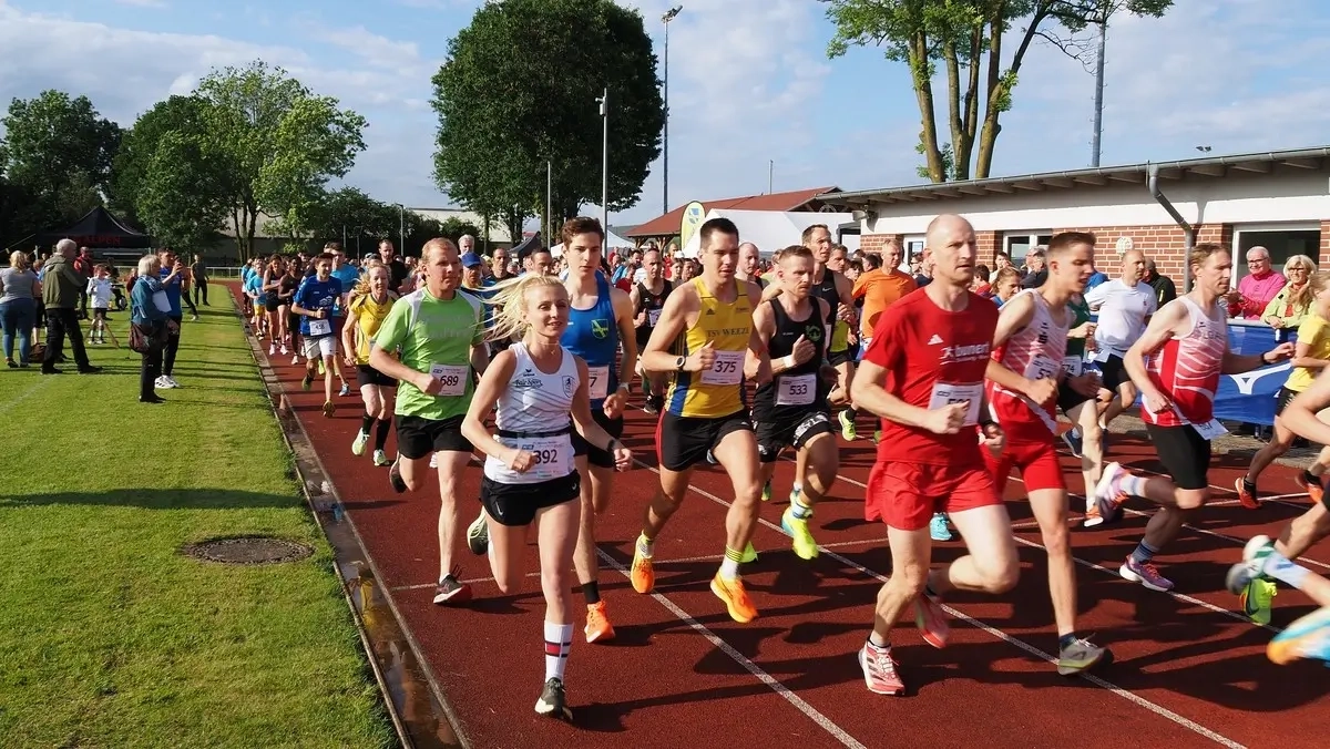Start zum Alpener Stadtlauf 2024 Start zum Alpener Stadtlauf 2024