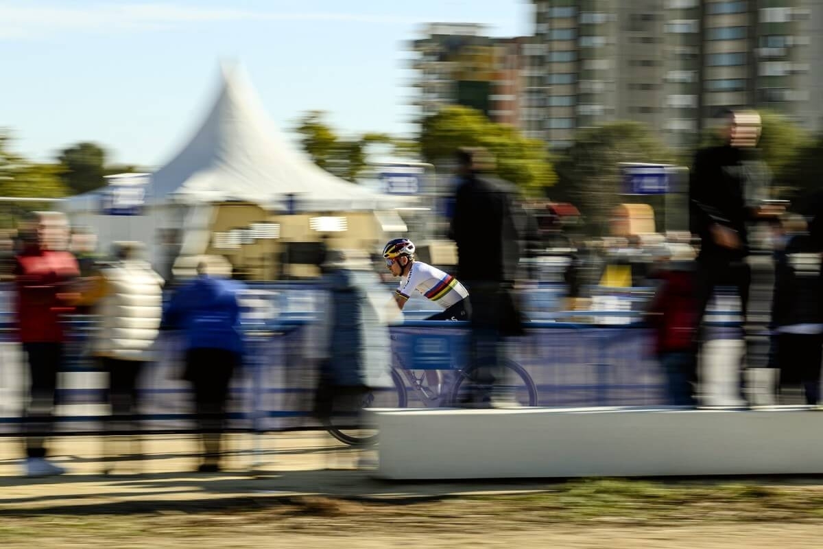 Red Bull Aufsatteln, Foto: © Kristof Ramon / Red Bull Content Pool Red Bull Aufsatteln, Foto: © Kristof Ramon / Red Bull Content Pool