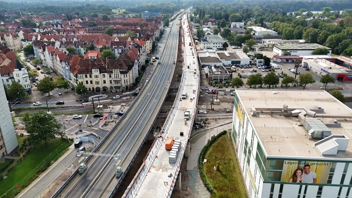 Behelfsbrückenlauf Hannover (Foto: © Unternehmensgruppe Hagedorn) Behelfsbrückenlauf Hannover (Foto: © Unternehmensgruppe Hagedorn)