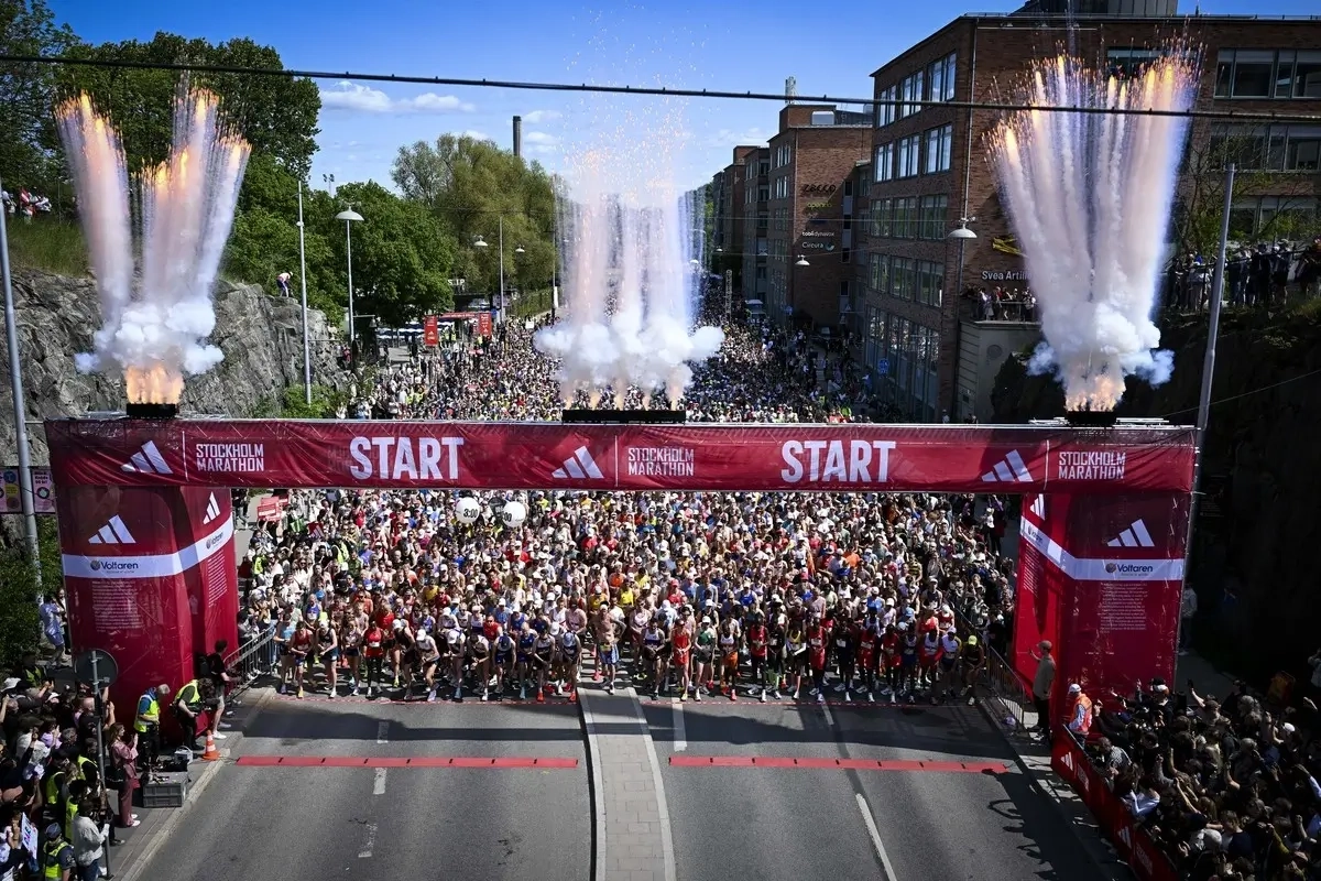Stockholm Marathon 2025: Start (Foto: © Deca Text & Bild) Stockholm Marathon 2025: Start (Foto: © Deca Text & Bild)