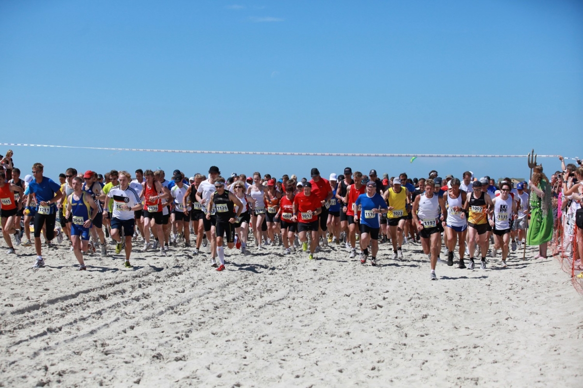 Gegen den Wind Seemeilenlauf Sankt Peter-Ording Gegen den Wind Seemeilenlauf Sankt Peter-Ording