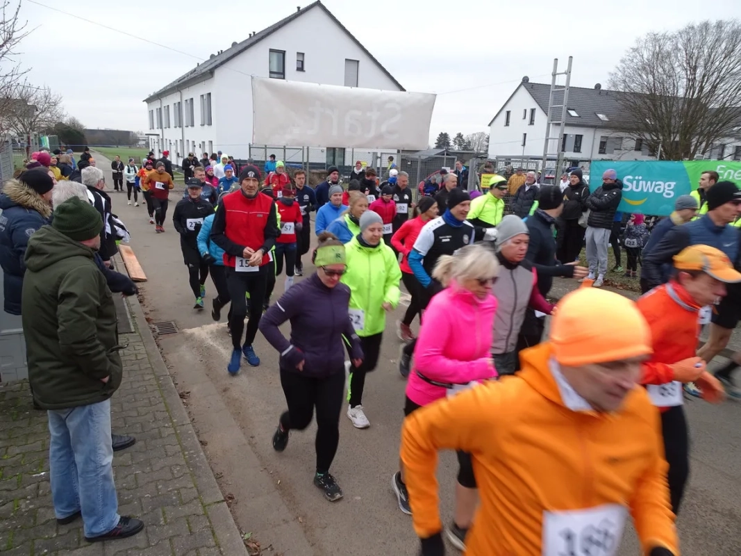 Silvesterlauf Flörsheim-Weilbach 2025 (© Veranstalter) Silvesterlauf Flörsheim-Weilbach 2025 (© Veranstalter)