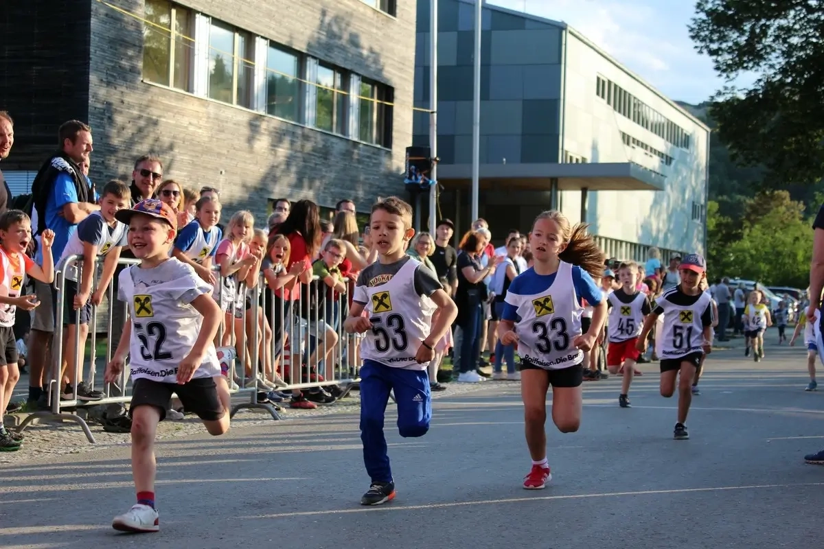 Neumarkter Sonnwendlauf Kinderlauf Neumarkter Sonnwendlauf Kinderlauf