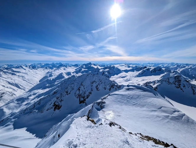 Skitour Wildspitze 11: Geniales Panorama vom Gipfel der Wildspitze