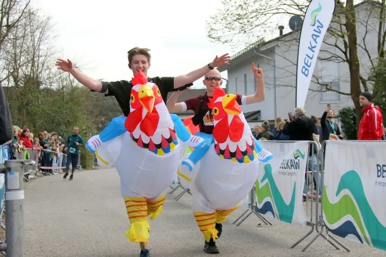 Königsforst-Marathon 2024 Zieleinlauf. Foto: © FoxPhoto.de - C. Fuchs