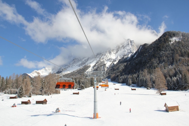 Skigebiet Ehrwald Ehrwalder Wettersteinbahnen Tiroler Zugspitzarena Sunracer skal HP.jpg