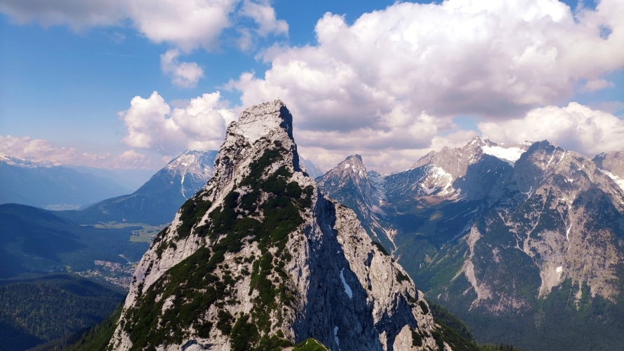Arnspitzen Überschreitung 24: Geniales Panorama von der Mittleren Arnspitze zur Arnplattenspitze.