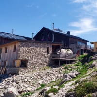 Birnhorn 15: Die Passauer Hütte. Kürzester Aufstiegsweg dorthin ist übrigens von Saalfelden