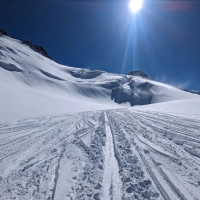 Skitour Wildspitze 03: Hier etwas vorne rechts am Gletscherbruch vorbei aufsteigen.
