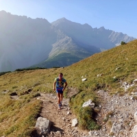 Ein Trailrunner in Tirol