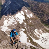 Widderstein Ostgrat 08: Danachin schönem und unschwierigen Klettern (max. UIAA 2) bis zum Gipfel.