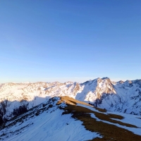 Lampsenspitze Skitour 13: Traurige Schneebedingungen für Mitte Februar auf fast 3.000 Metern Höhe.
