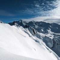 Sechszeiger Skitour 11: Blick auf unberührte Landschaft.