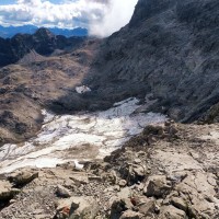 Hochfrottspitze-Überschreitung 59: Abstieg von der Mädelegabel auf dem Normalweg mit Blick auf den Gletscher, oder das was noch davon übrig ist.
