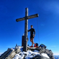 Bergtour_auf_den_Hochfeiler-Bild-26: Geschafft. Nach genau 2,5 Stunden bin ich am Gipfel des Hochfeiler