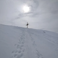 Skitour Peistakogel 03: Ein kurzer Steilhang führt über knapp 200 Höhenmeter zum zweiten Gipfelziel.