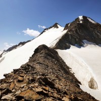 Schalfkogel 19: Etwa hier kann man links auch vom Gletscher (Normalweg) auf den Grat aufsteigen.