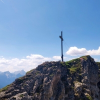 Wankspitze Aufstieg 29: Gipfelkreuz.