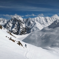 Skitour K2, Bild 13: Blick zurück nach einem kurzen steileren Stück.
