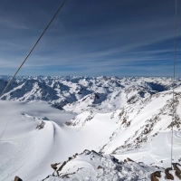 Skitour Wildspitze 12: Blick vom Gipfel in Richtung Aufstiegsweg (links).