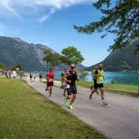 Achenseelauf: Die Laufbegeisterung ist ungebrochen – mit traumhaftem Blick auf Berge und See.