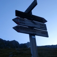 Bergtour_auf_den_Hochfeiler-Bild-12: Nun kann man entweder dem direkten Weg Richtung Hochfeiler folgen oder weiter zur Hochfeilerhütte gehen (ca. 30 Minuten zusätzlich)