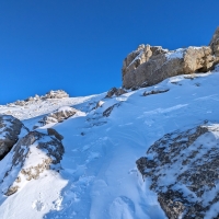 Skitour Hippoldspitze 13: Die letzten rund 100 Höhenmeter zu Fuß zum Gipfel. Bei guten Schneebedingungen kann man ganz normal mit den Skiern aufsteigen.