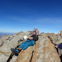 Jungfrau-Normalweg-19: Am Gipfel der Jungfrau darf endlich entspannt werden