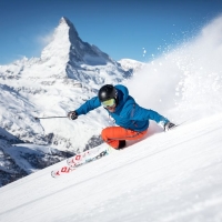 Skifahrer vor Matterhorn © Pascal Gertschen
