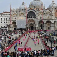Läufer beim Venedig Marathon