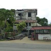 Paramaribo Marathon Sightseeing: Verfallenes Haus