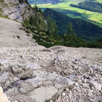 Grimming, Schneegrubengrat 33: Nach dem Klettersteig über &quot;lästiges&quot; Geröll bergab ;)