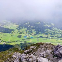 Grimming, Schneegrubengrat 25: Gipfel ins Tal
