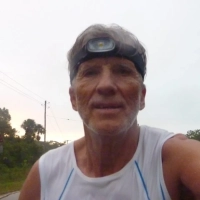 Paramaribo Marathon: Anton Reiter mit Stirnlampe